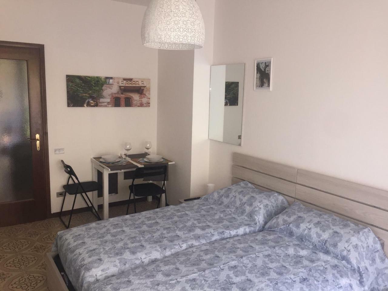Room Verona Holidays Exteriör bild