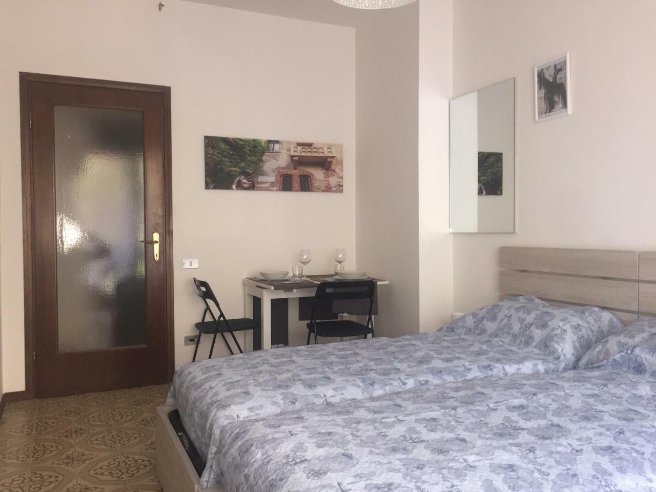 Room Verona Holidays Exteriör bild