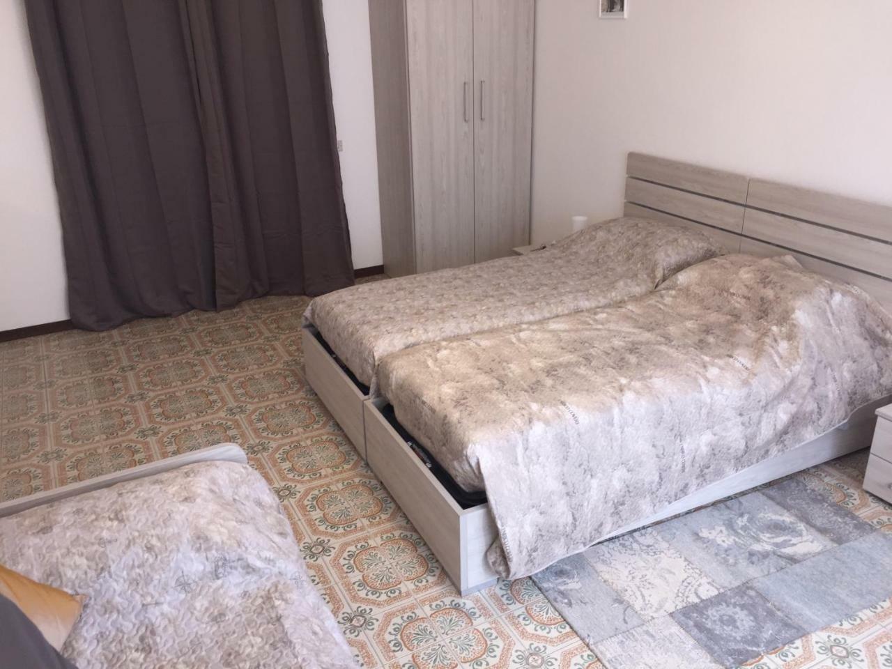 Room Verona Holidays Exteriör bild