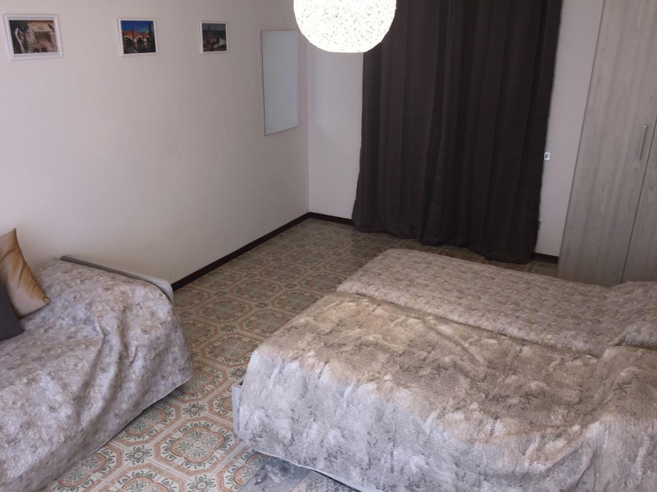 Room Verona Holidays Exteriör bild